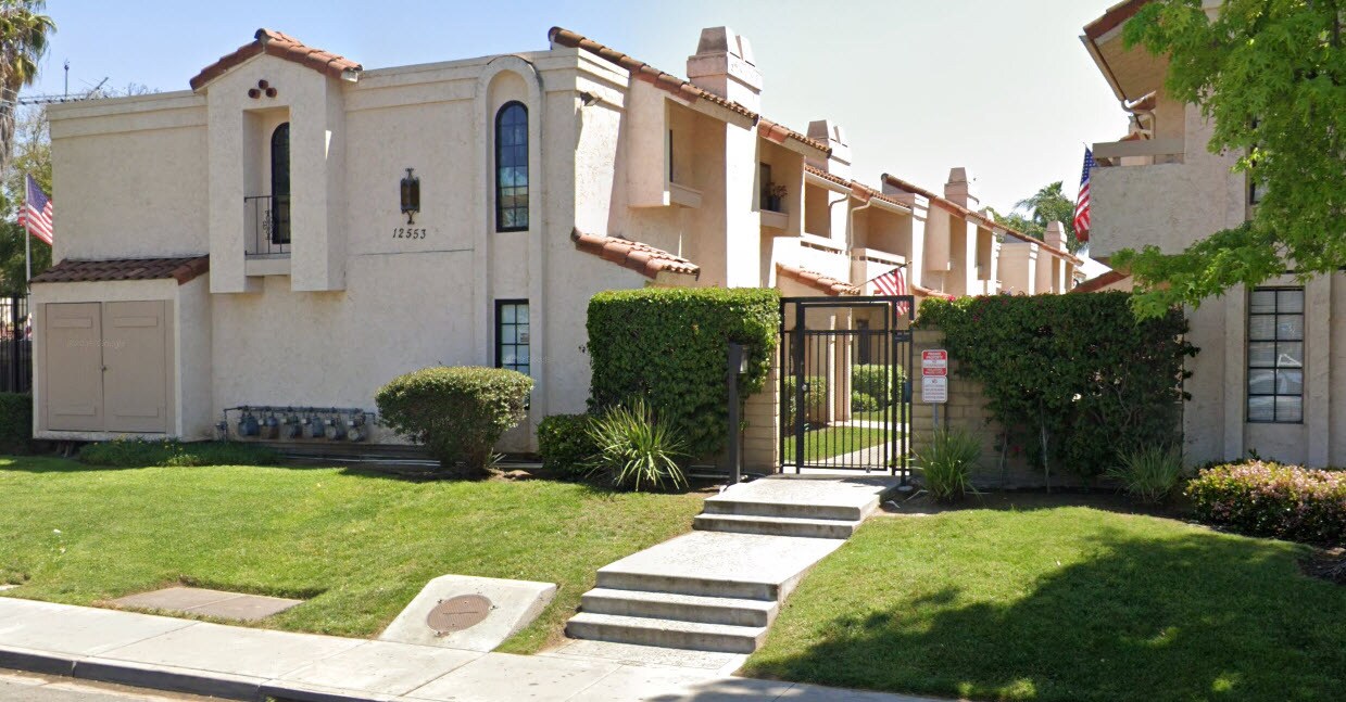 Street View 1 - 12553 Mapleview St