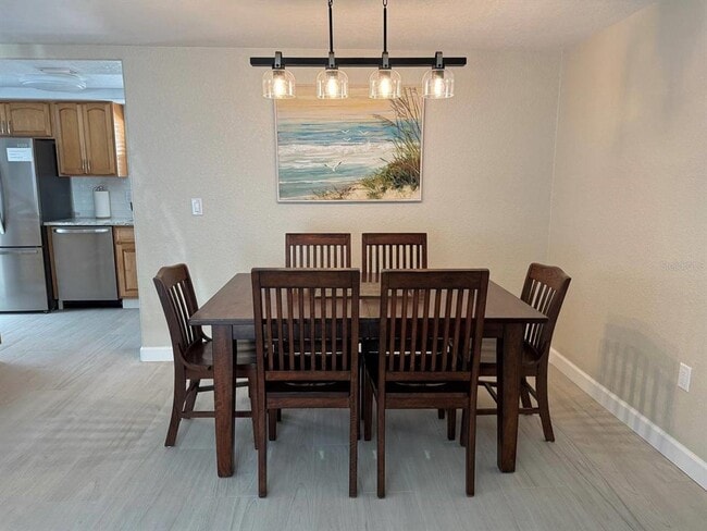 Building Photo - 6154 Midnight Pass Rd