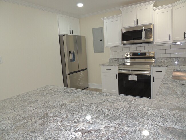 Building Photo - 2025 Womble Dr