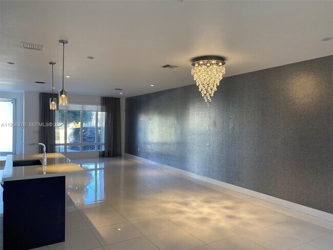 Foto del edificio - 6430 NW 104th Path