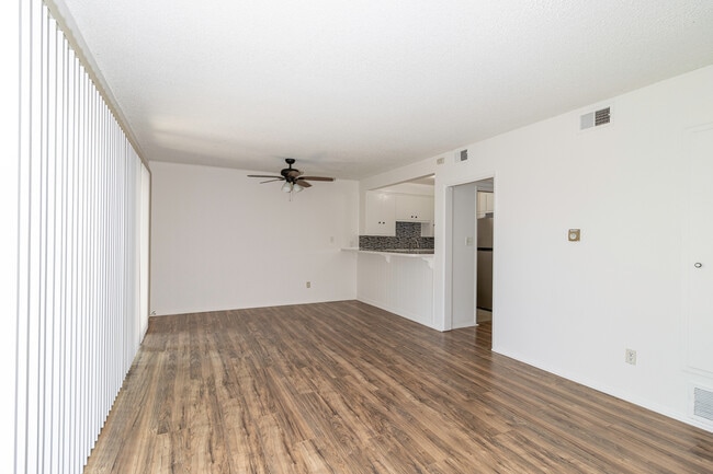 Foto del edificio - 7721 St Bernard St
