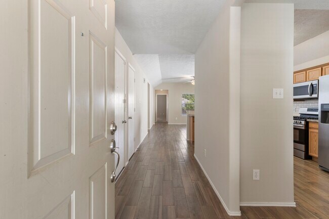 Foto del edificio - 31 Bark Bend Pl