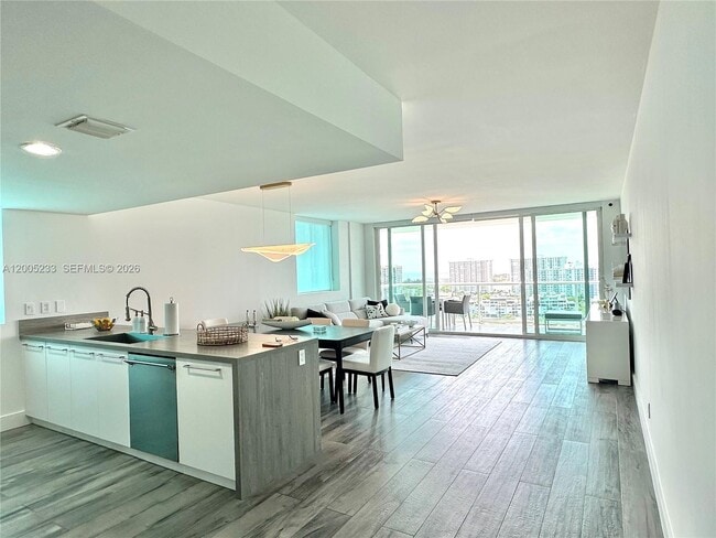 Foto del edificio - 400 Sunny Isles Blvd