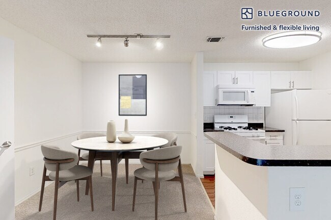 Foto del edificio - 100 Lexington Ridge Dr