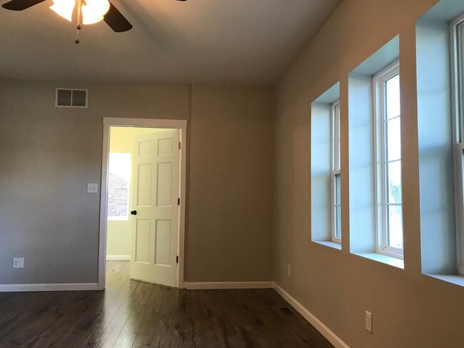 Building Photo - 1522 S 4th St