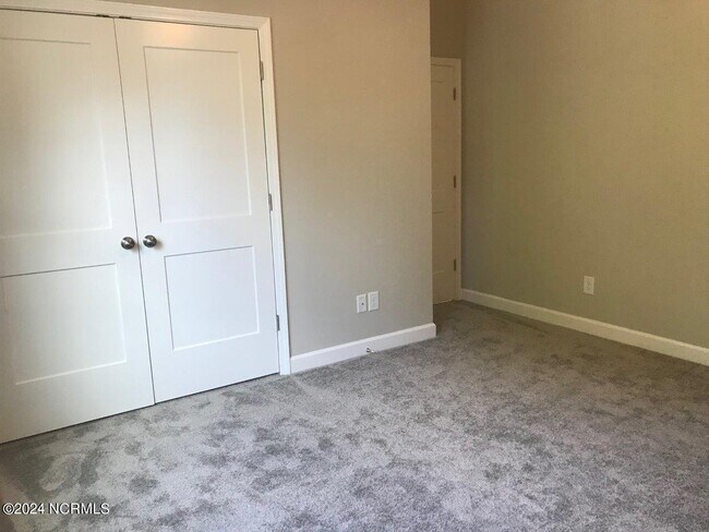 Building Photo - 186 Lincoln Pl Cir