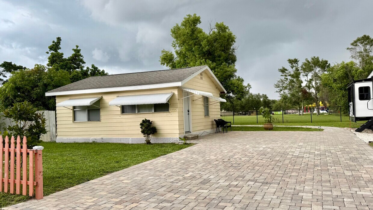 Photo - 5335 22nd St Ct E (Bradenton, FL)