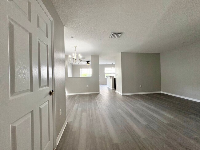 Photo - Huge 3BR Winter Springs Townhouse ~ Gated Community ~ Pool ~ Great Schools!