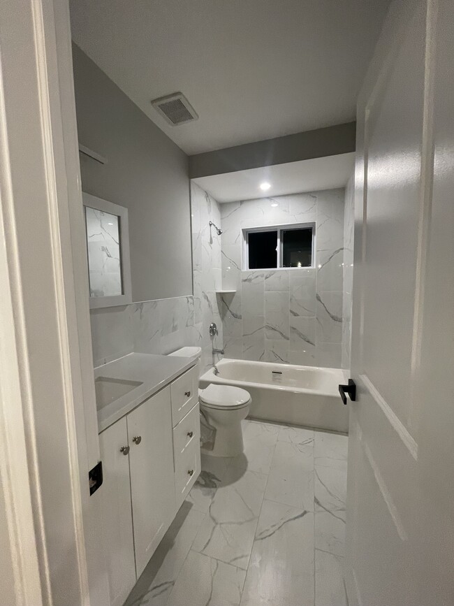 Building Photo - 235 Burbank Ave