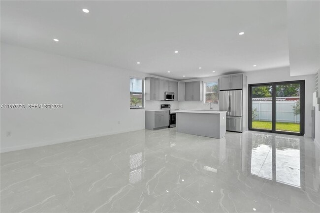 Building Photo - 18455 SW 117th Ct