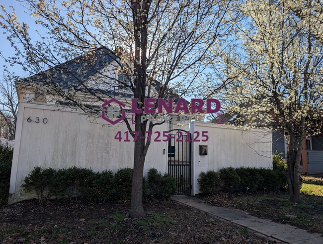 Building Photo - Beautiful And Spacious 3 Bedroom Home!