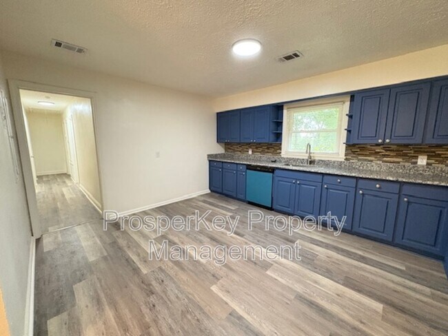 Foto del edificio - 748 Barrett Ave