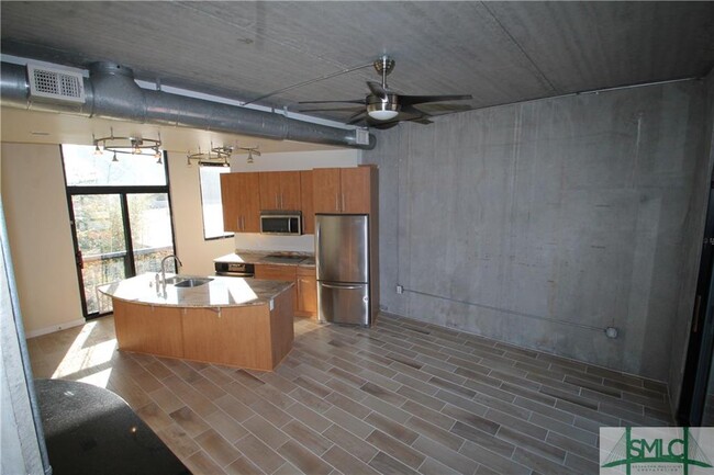 Foto del edificio - 2412 De Soto Ave