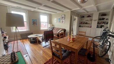 Building Photo - 23 E Eager St