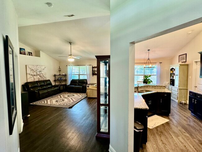 Building Photo - 16127 Brookfield Dr