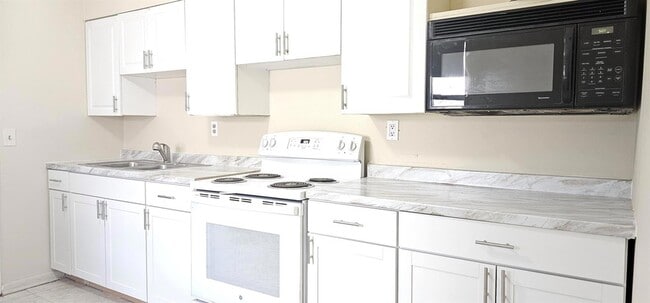 Foto del edificio - 151 NE 185th Terrace
