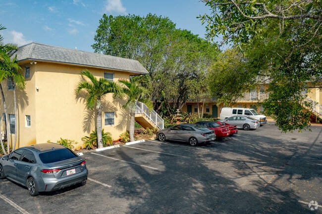 Building Photo - El Sol Condominium