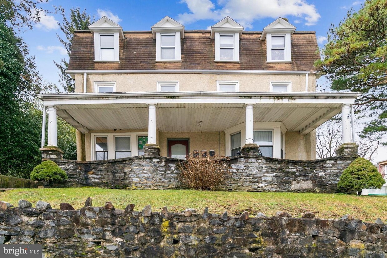 Foto principal - 159 Josephine Ave