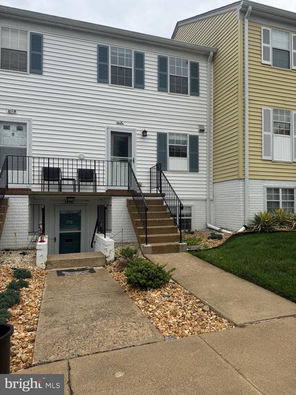 Primary Photo - 169 Fairfield Dr