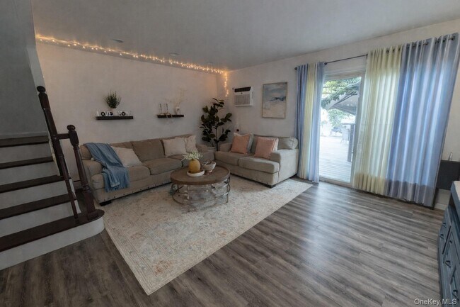 Foto del edificio - 4 McLaughlin Ave