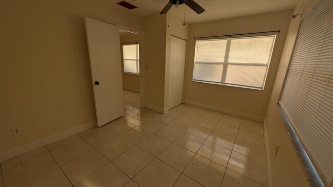 Foto del edificio - 1115 16th St W