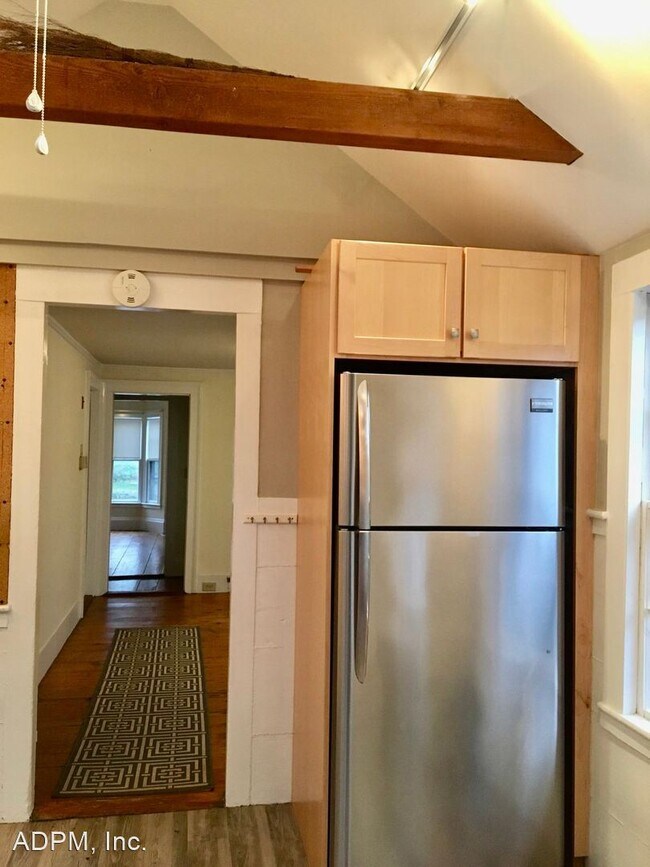 Building Photo - 2 br, 1 bath House - 115 1/2 Market St.