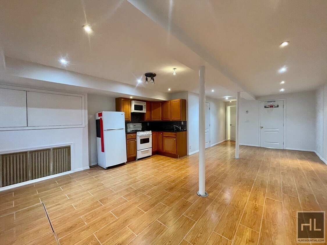 Primary Photo - 492 14TH STREET