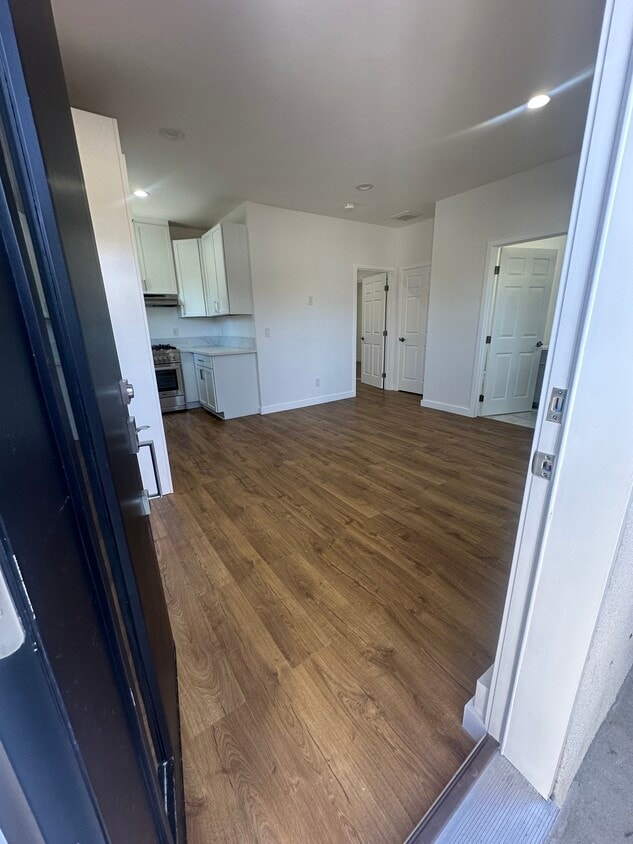 Foto principal - 13613 Crewe St