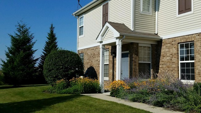 Building Photo - 1401 Millbrook Dr