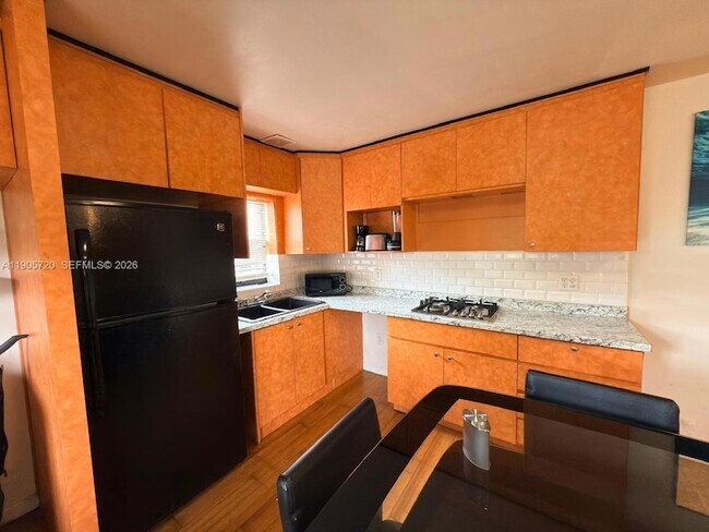 Foto del edificio - 11460 NW 37th St