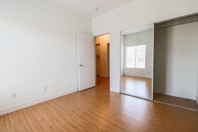 Foto del edificio - CUTE UPGRADED 3 BEDROOM CONDO IN HENDERSON!