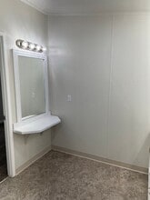 Building Photo - 3253 W Hills Rd