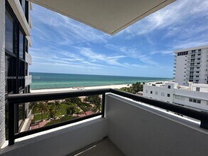 Building Photo - 2555 Collins Ave