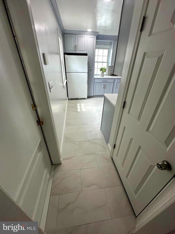 Building Photo - 5209 Mineola Rd