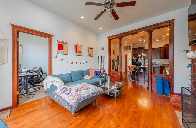 Foto del edificio - 1537 N Rockwell St