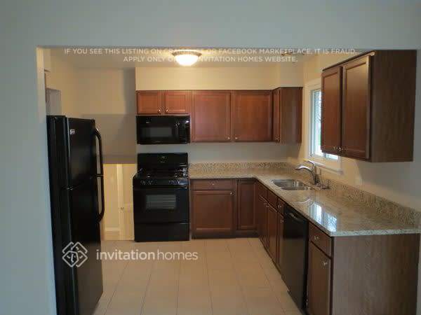 Foto del edificio - 3510 Maple Ln