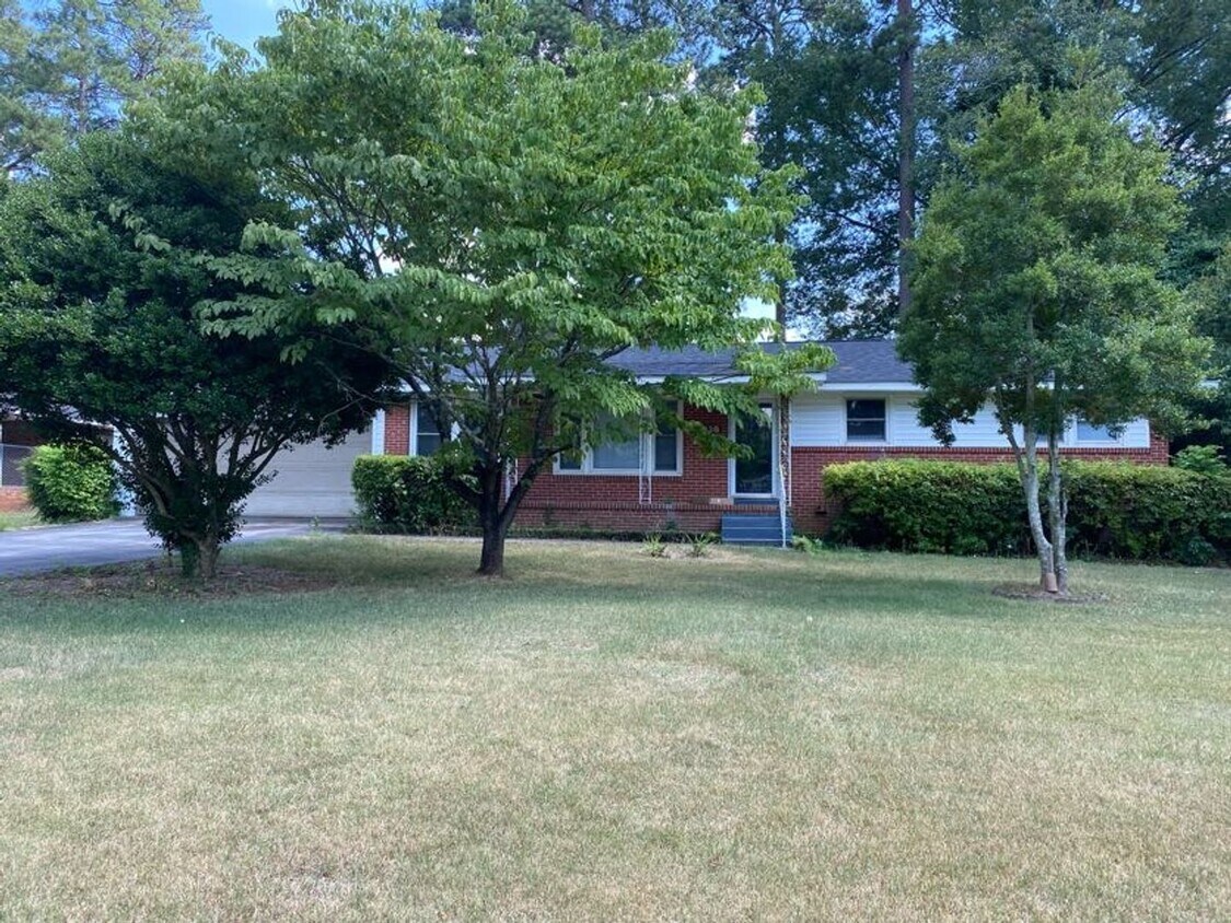 Foto principal - Beautiful Home FOR RENT