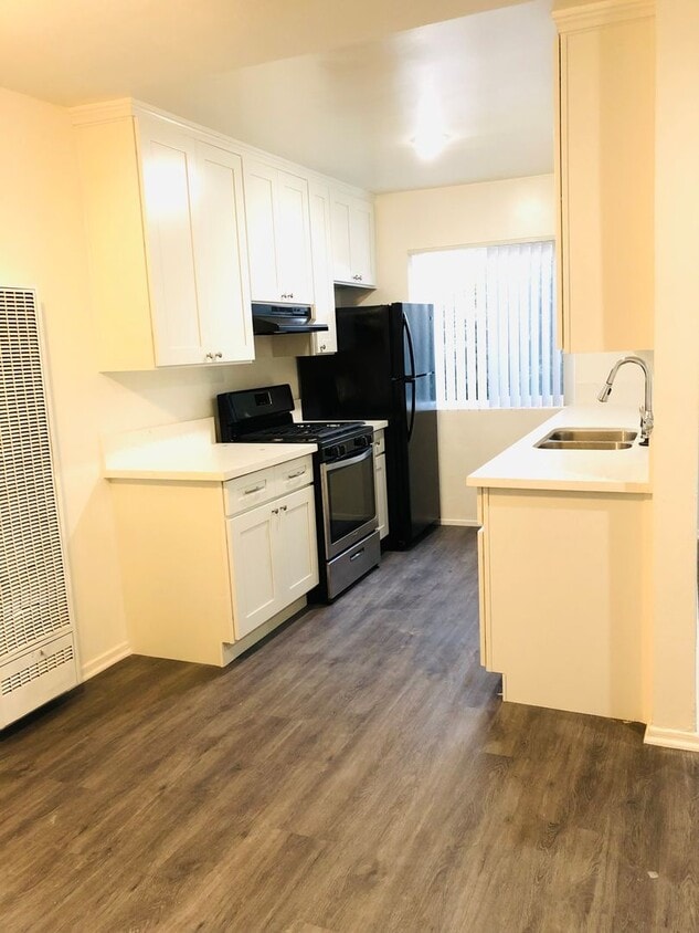similar unit # 7 will look about the same for unit 6 - 4546 W 17th St