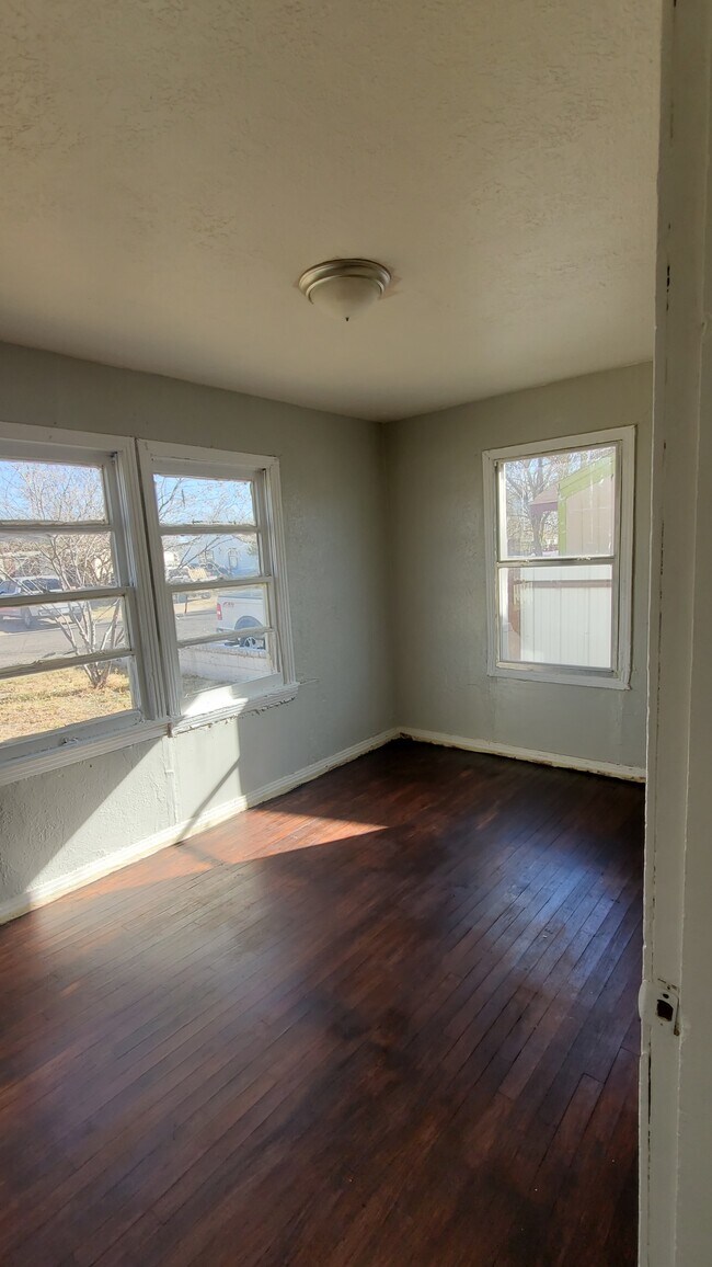 Foto del edificio - 1607 N Highland St
