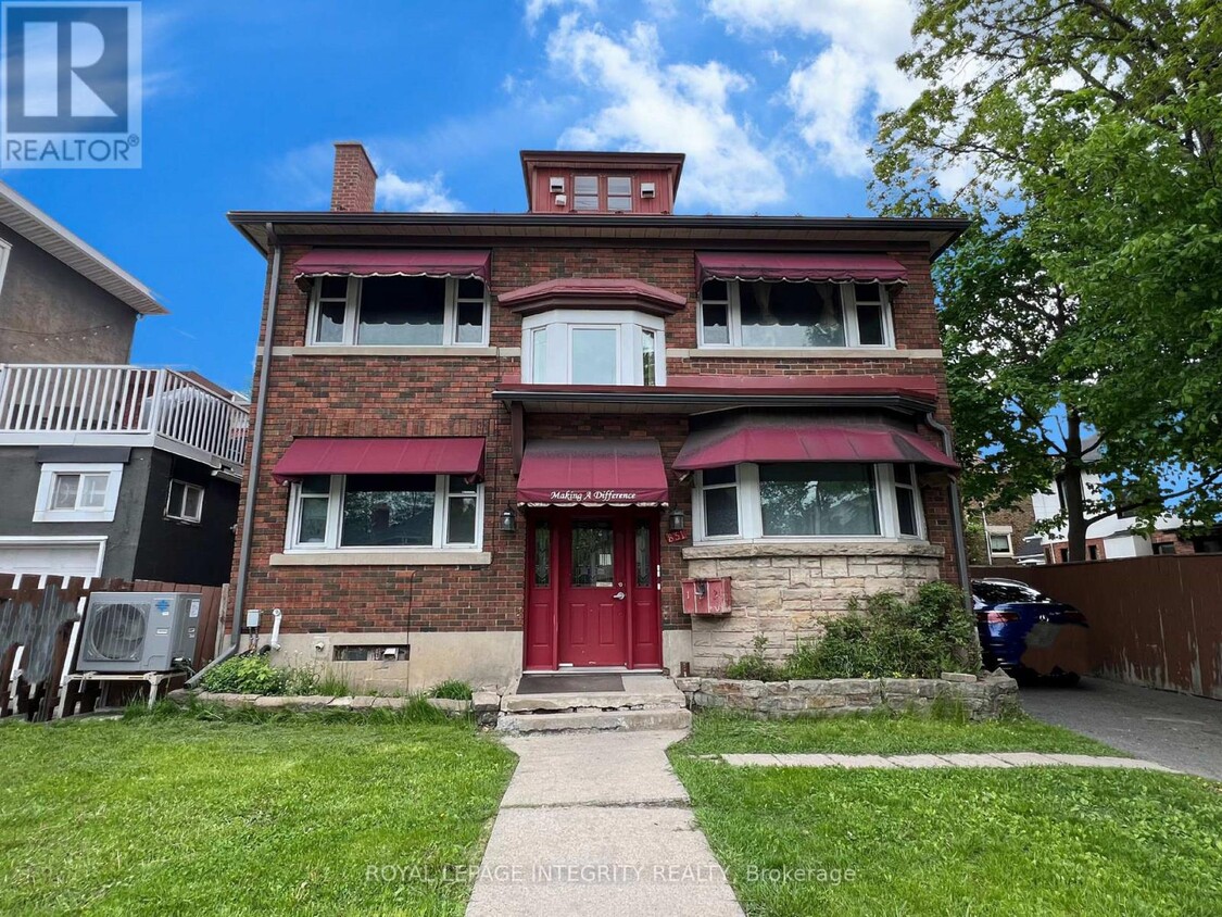 Photo principale - 831 Bronson Ave