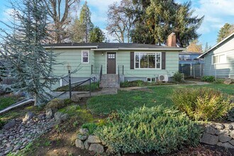 Building Photo - 1025 Terrace Dr NW