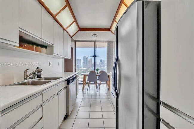 Building Photo - 19355 Turnberry Way