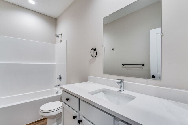 Foto del edificio - 905 N Blaine St