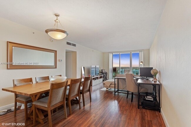 Building Photo - 3000 S Ocean Dr