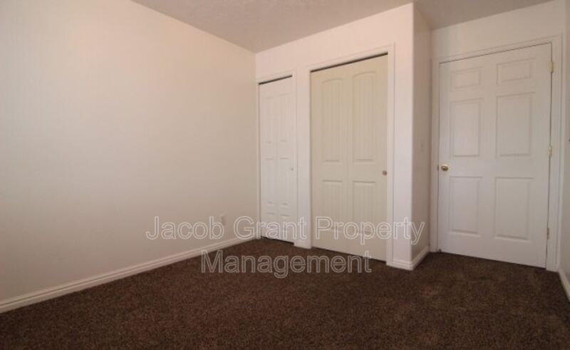 Primary Photo - 3550 Deloy Dr