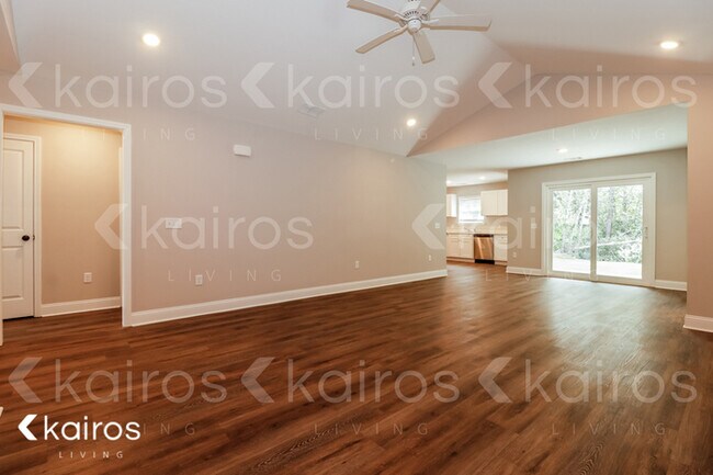 Foto del edificio - 147 Cottage Grove Rd.