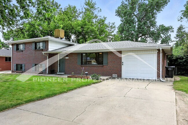 Foto del edificio - Charming Home with Washer/Dryer and Fenced...