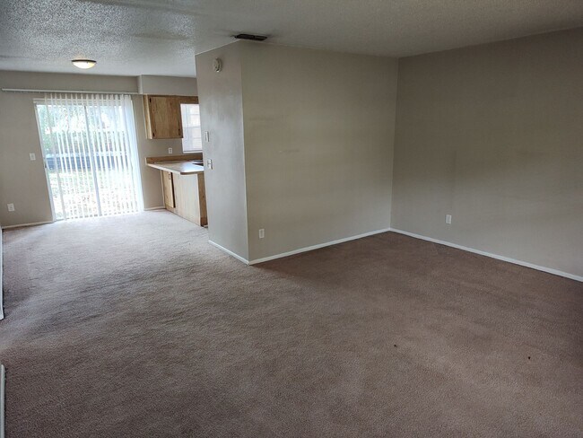 Foto del edificio - 2324 S Sandburg Pt