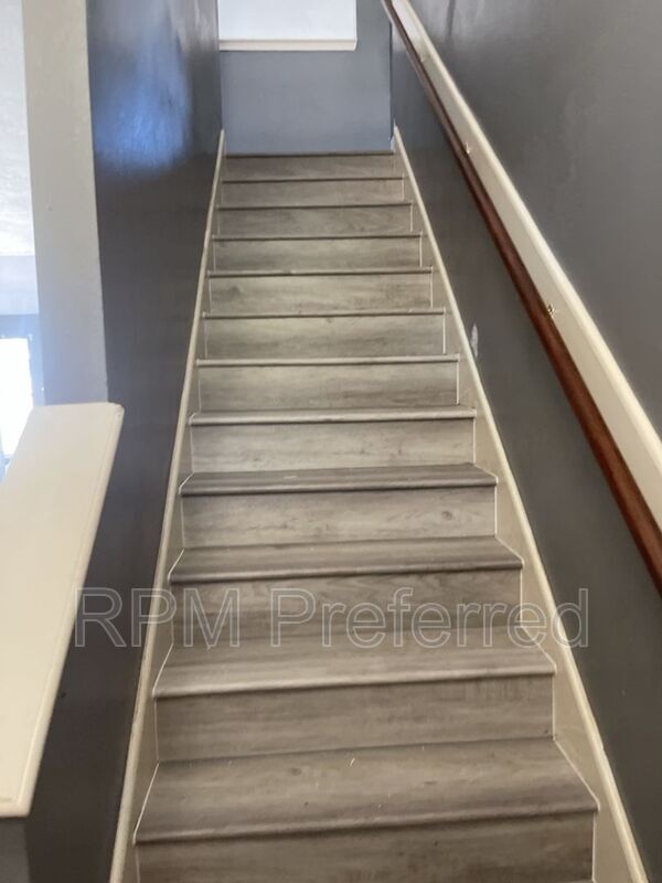 Foto del edificio - 723 N Vista Dr