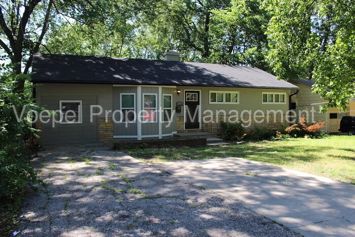 Foto principal - Completely Remodeled 4 Bedroom 1 Bath